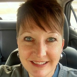 Meet your Posher, Leslie